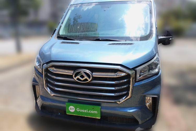 Used SAIC MAXUS Xintu V90 2022 2.0T AMT Yunjie Front-Wheel-Drive Short Wheelbase High-Roof with Single Rear Tire and 6 Seats Front