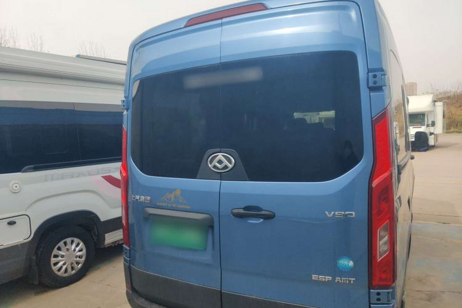 Used SAIC MAXUS Xintu V90 2022 2.0T AMT Yunjie Front-Wheel-Drive Long Wheelbase High-Roof Single-Tire Rear 7-Seater Rear