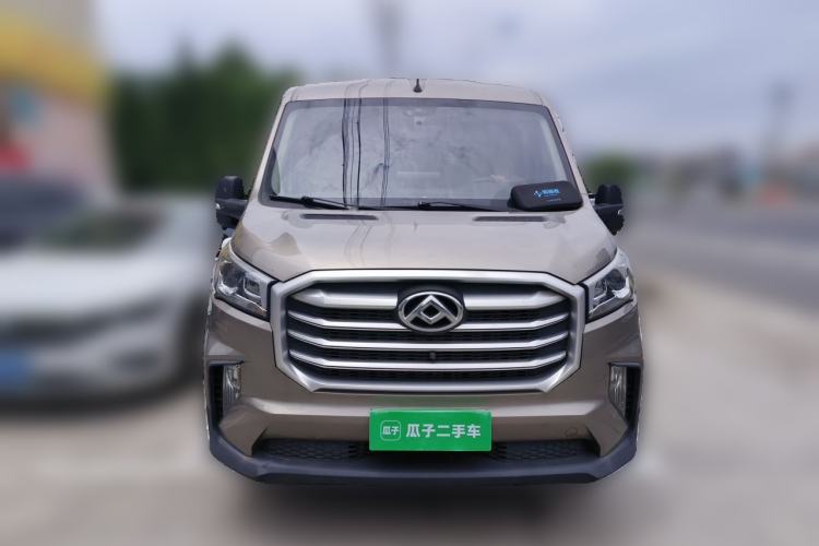 Used SAIC MAXUS Xintu V90 2022 2.0T AMT Yunjie Front-Wheel-Drive Short Wheelbase Mid-Roof Design with Single Rear Tire and 6 Seats Front