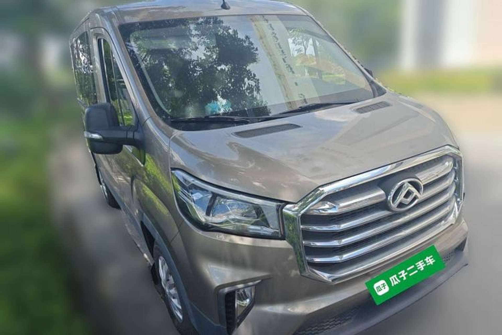 Used SAIC MAXUS Xintu V90 2022 2.0T AMT Yunjie Front-Wheel-Drive Short Wheelbase Mid-Roof Design with Single Rear Tire and 6 Seats Front Right 45 Deg