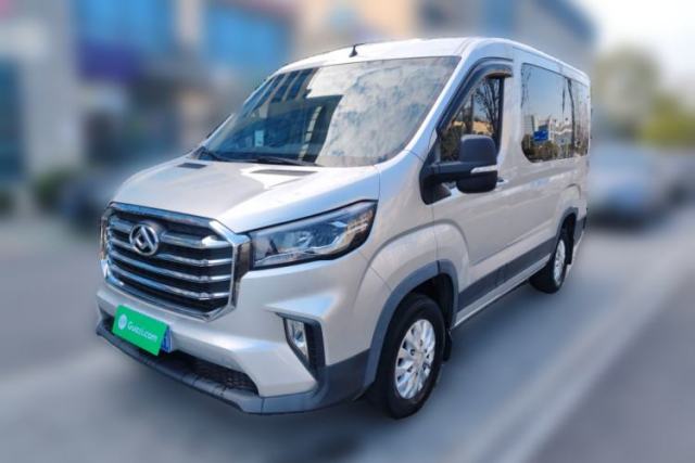 Used SAIC MAXUS Xintu V90 2022 2.0T Manual Zhiyun King Rear-Drive Short Wheelbase Mid-Roof Design with Single Rear Tire and 6 Seats