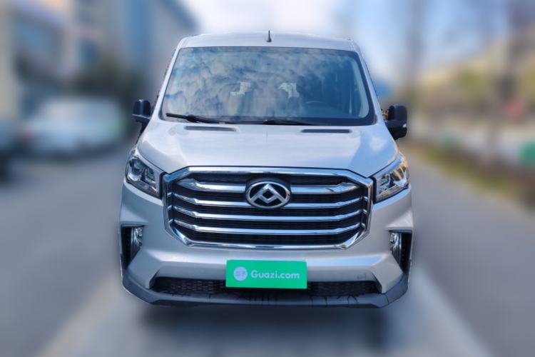 Used SAIC MAXUS Xintu V90 2022 2.0T Manual Zhiyun King Rear-Drive Short Wheelbase Mid-Roof Design with Single Rear Tire and 6 Seats Front