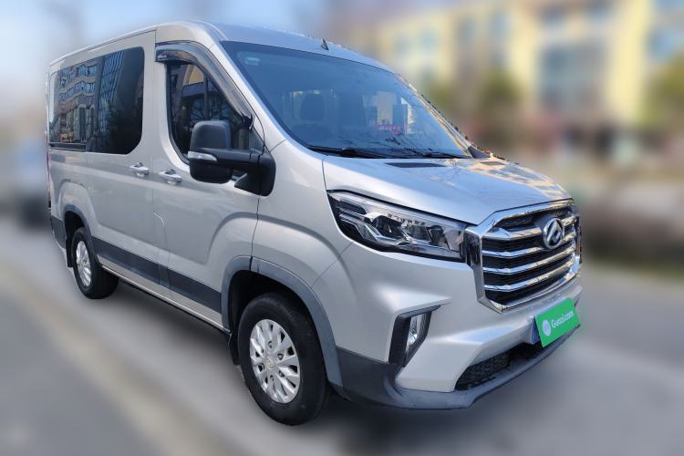 Used SAIC MAXUS Xintu V90 2022 2.0T Manual Zhiyun King Rear-Drive Short Wheelbase Mid-Roof Design with Single Rear Tire and 6 Seats Front Right 45 Deg