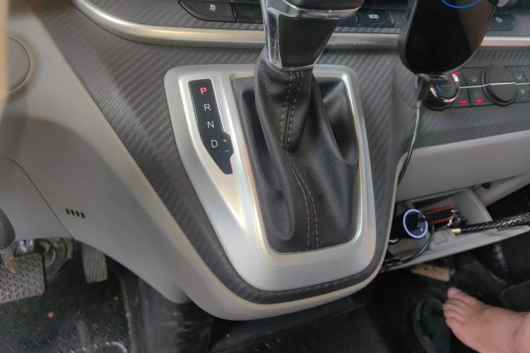 Used SAIC MAXUS Xintu V90  Gear Lever