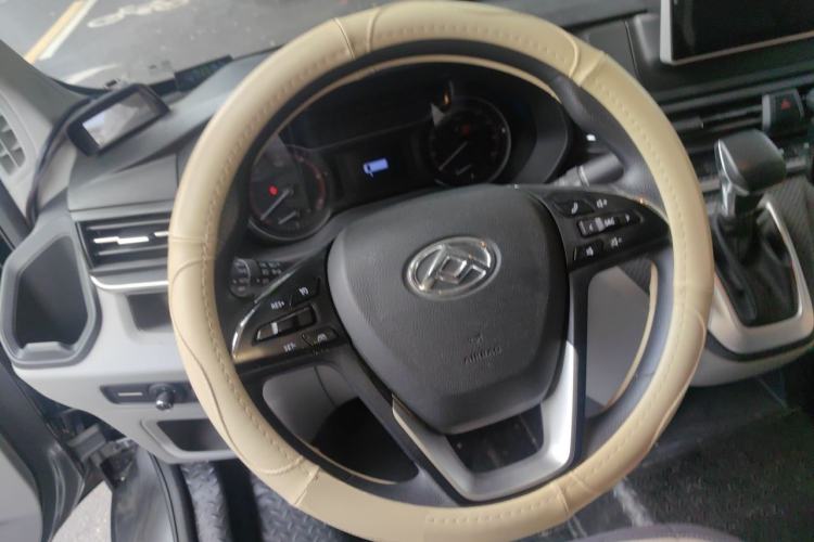 Used SAIC MAXUS Xintu V90  Steering Wheel