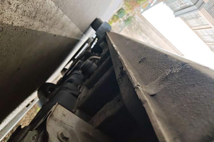 Used SAIC MAXUS Xintu V90 2022 2.0T Manual Zhiyun King Rear-Drive Long Wheelbase High-Roof with Single Rear Tire—6/7 Seats Chassis Rear Left