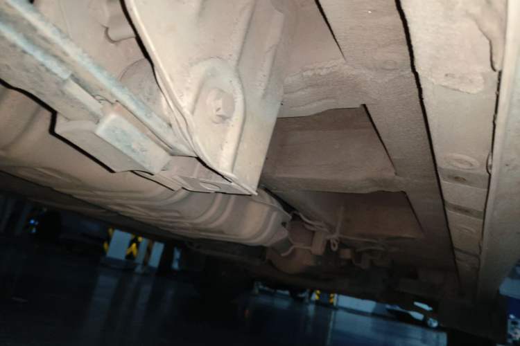 Used SAIC MAXUS Xintu V90  Chassis Rear Right