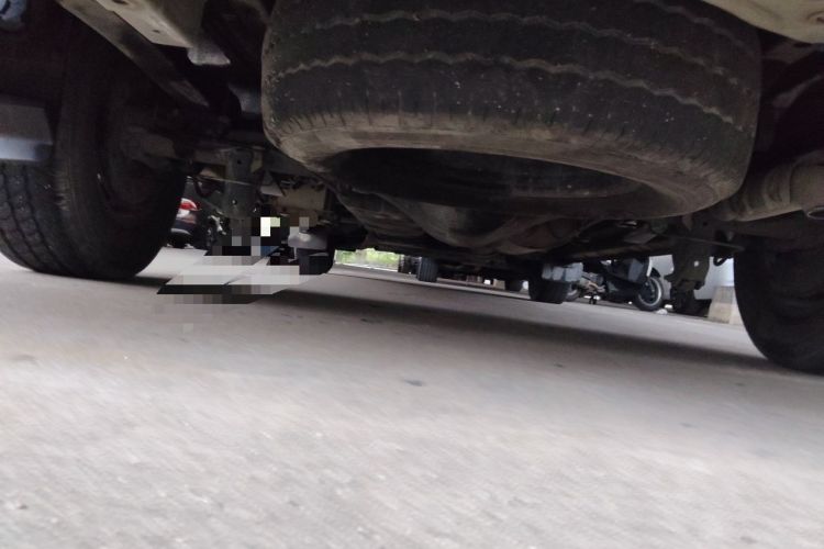 Used SAIC MAXUS Xintu V90 2022 2.0T Automatic Zhiyun King Rear-Drive Long Wheelbase High-Roof Design with Single Rear Tire—6/7 Seater Chassis Rear