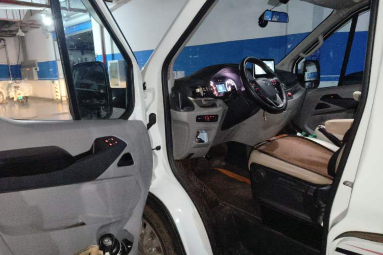 Used SAIC MAXUS Xintu V90  Driver Seat