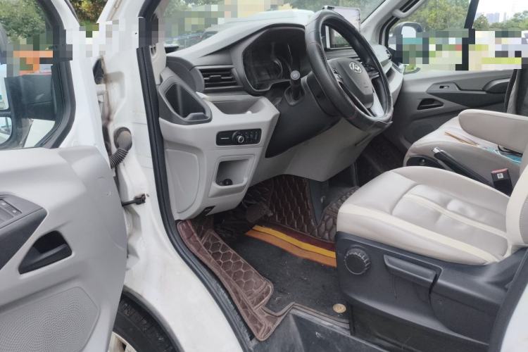 Used SAIC MAXUS Xintu V90  Driver Seat