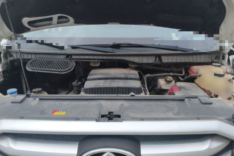 Used SAIC MAXUS Xintu V90  Engine Bay