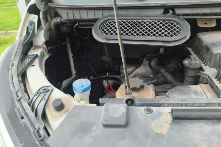 Used SAIC MAXUS Xintu V90  Engine Bay Right