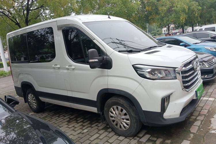 Used SAIC MAXUS Xintu V90 2022 2.0T Manual – Yunjie Front-Wheel-Drive Short Wheelbase Mid-Roof Design with Single Rear Tire 6-Seater Exterior 2