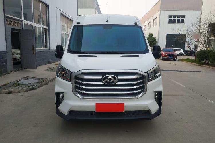 Used SAIC MAXUS Xintu V90 2022 2.0T Manual VAN Rear-Drive Extended Wheelbase High Roof with Dual Rear Tires 3-Seater Exterior 2
