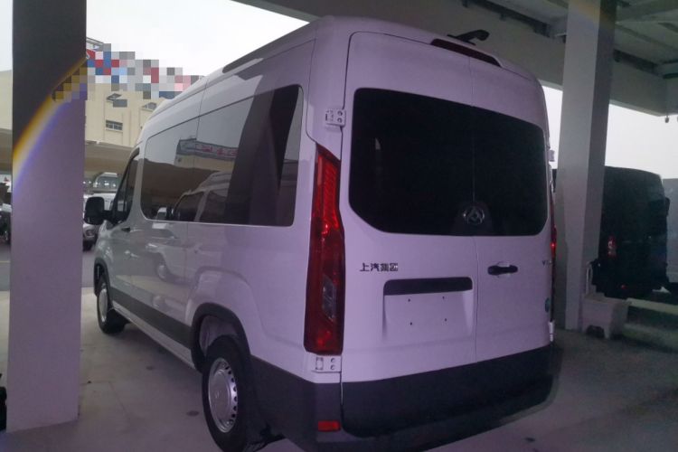 Used SAIC MAXUS Xintu V90 2022 2.0T Manual Zhiyun King Rear-Drive Long Wheelbase High-Roof with Single Rear Tire—6/7 Seats Exterior 3