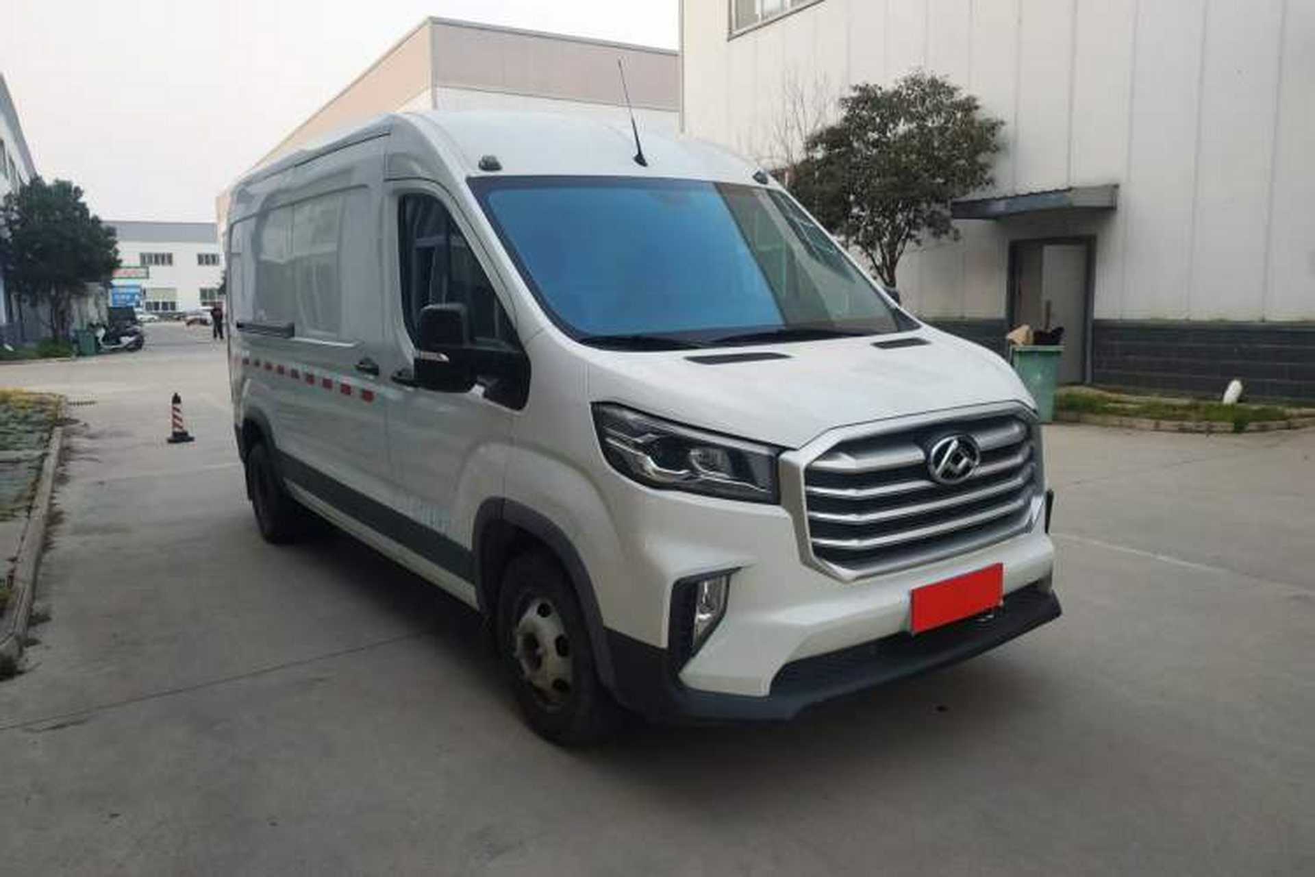 Used SAIC MAXUS Xintu V90 2022 2.0T Manual VAN Rear-Drive Extended Wheelbase High Roof with Dual Rear Tires 3-Seater Exterior 3