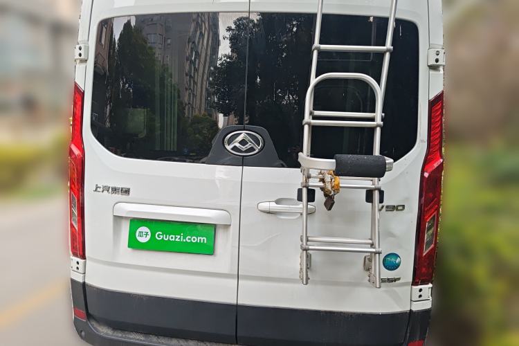 Used SAIC MAXUS Xintu V90 2022 2.0T Manual Zhiyun King Rear-Drive Long Wheelbase High-Roof with Single Rear Tire—6/7 Seats Exterior 4
