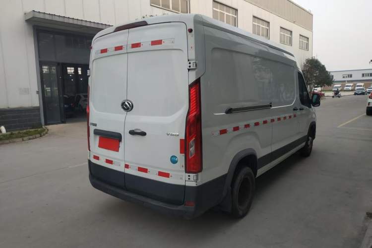 Used SAIC MAXUS Xintu V90 2022 2.0T Manual VAN Rear-Drive Extended Wheelbase High Roof with Dual Rear Tires 3-Seater Exterior 5