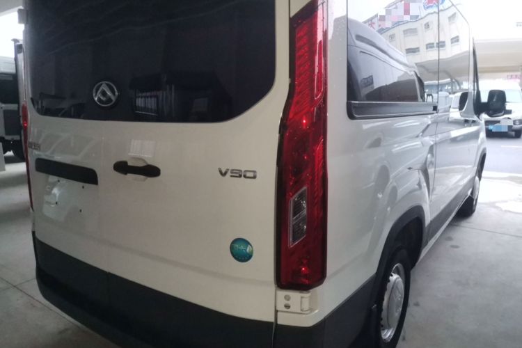 Used SAIC MAXUS Xintu V90 2022 2.0T Manual Zhiyun King Rear-Drive Long Wheelbase High-Roof with Single Rear Tire—6/7 Seats Exterior 6