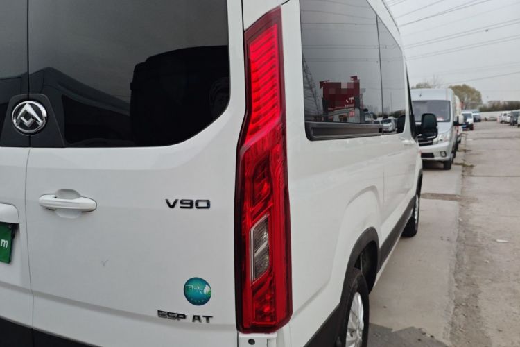 Used SAIC MAXUS Xintu V90 2022 2.0T Automatic Zhiyun King Rear-Drive Long Wheelbase High-Roof Design with Single Rear Tire—6/7 Seater Exterior 6