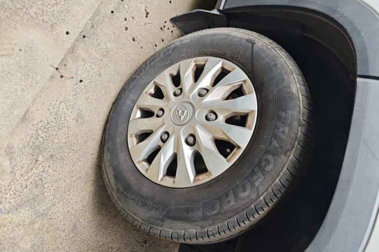 Used SAIC MAXUS Xintu V90 2022 2.0T Manual Zhiyun King Rear-Drive Long Wheelbase High-Roof with Single Rear Tire—6/7 Seats Exterior 7