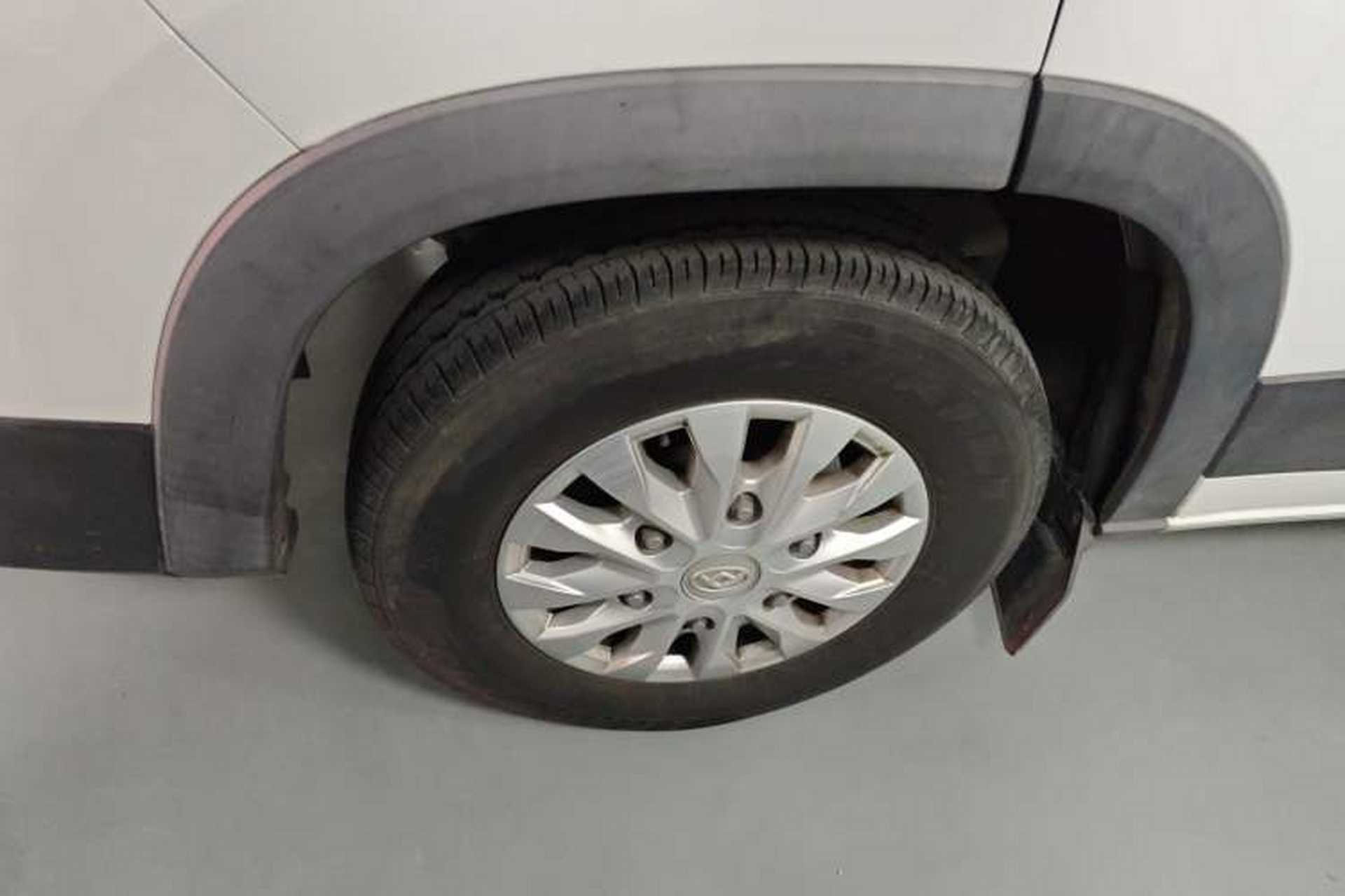 Used SAIC MAXUS Xintu V90 2022 2.0T AMT Yunjie Front-Wheel-Drive Short Wheelbase Mid-Roof Design with Single Rear Tire and 6 Seats Exterior 7