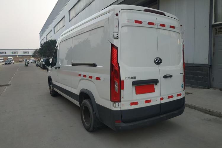 Used SAIC MAXUS Xintu V90 2022 2.0T Manual VAN Rear-Drive Extended Wheelbase High Roof with Dual Rear Tires 3-Seater Exterior 7