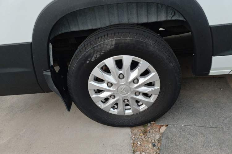 Used SAIC MAXUS Xintu V90 2022 2.0T Automatic Zhiyun King Rear-Drive Long Wheelbase High-Roof Design with Single Rear Tire—6/7 Seater Exterior 8