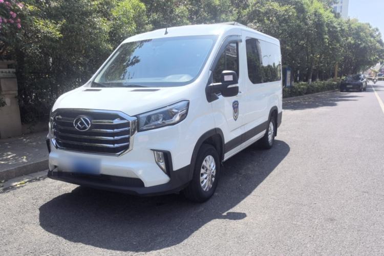 Used SAIC MAXUS Xintu V90 2022 2.0T Manual Zhiyun King Rear-Drive Short Wheelbase Mid-Roof Design with Single Rear Tire and 6 Seats Guazi used car, China used car export, Used car for sale, Used SAIC MAXUS cars, Cheapest cars for sale