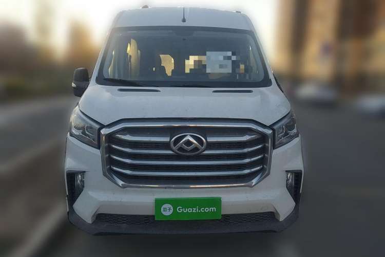 Used SAIC MAXUS Xintu V90 2022 2.0T AMT Yunjie Front-Wheel-Drive Long Wheelbase High-Roof Single-Tire Rear 7-Seater Front