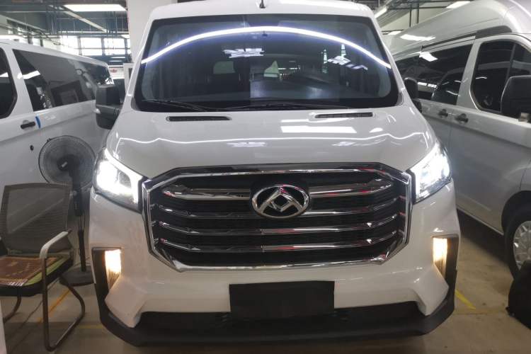 Used SAIC MAXUS Xintu V90 2022 2.0T Manual – Yunjie Front-Wheel-Drive Short Wheelbase Mid-Roof Design with Single Rear Tire 6-Seater Front