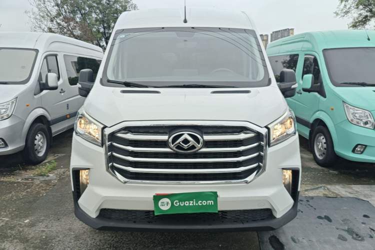Used SAIC MAXUS Xintu V90 2022 2.0T Manual Zhiyun King Rear-Drive Long Wheelbase High-Roof with Single Rear Tire—6/7 Seats Front