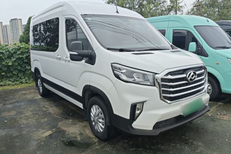 Used SAIC MAXUS Xintu V90 2022 2.0T Manual Zhiyun King Rear-Drive Long Wheelbase High-Roof with Single Rear Tire—6/7 Seats Front Right 45 Deg