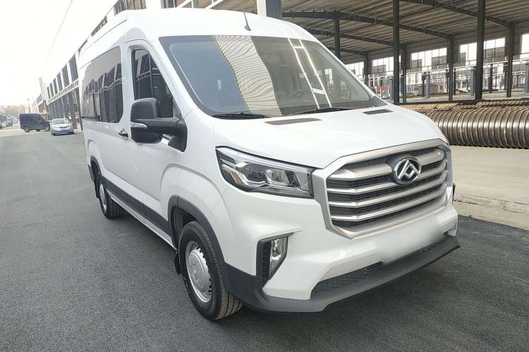 Used SAIC MAXUS Xintu V90 2022 2.0T Manual Zhiyun King Rear-Drive Long Wheelbase High-Roof with Single Rear Tire—6/7 Seats Front Right 45 Deg