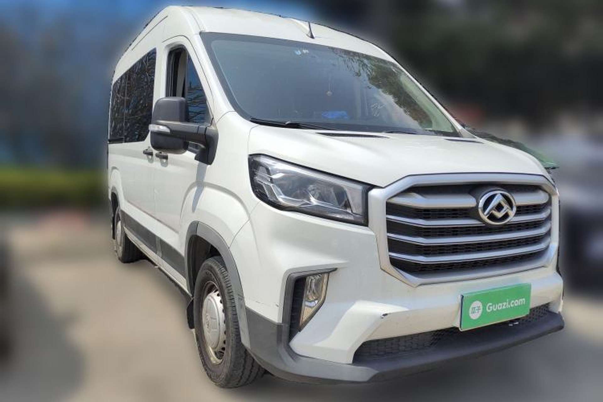 Used SAIC MAXUS Xintu V90 2022 2.0T Manual Zhiyun King Rear-Drive Long Wheelbase High-Roof with Single Rear Tire—6/7 Seats Front Right 45 Deg