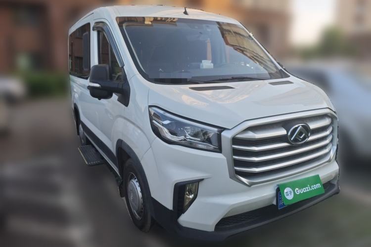 Used SAIC MAXUS Xintu V90 2022 2.0T Manual – Yunjie Front-Wheel-Drive Short Wheelbase Mid-Roof Design with Single Rear Tire 6-Seater Front Right 45 Deg