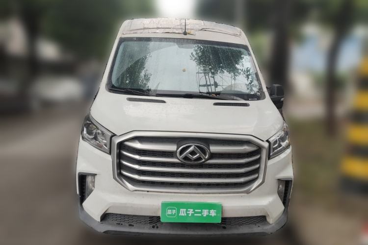 Used SAIC MAXUS Xintu V90 2022 2.0T Manual VAN Rear-Drive Long Wheelbase High Roof Single Rear Tire 3-Seater Front