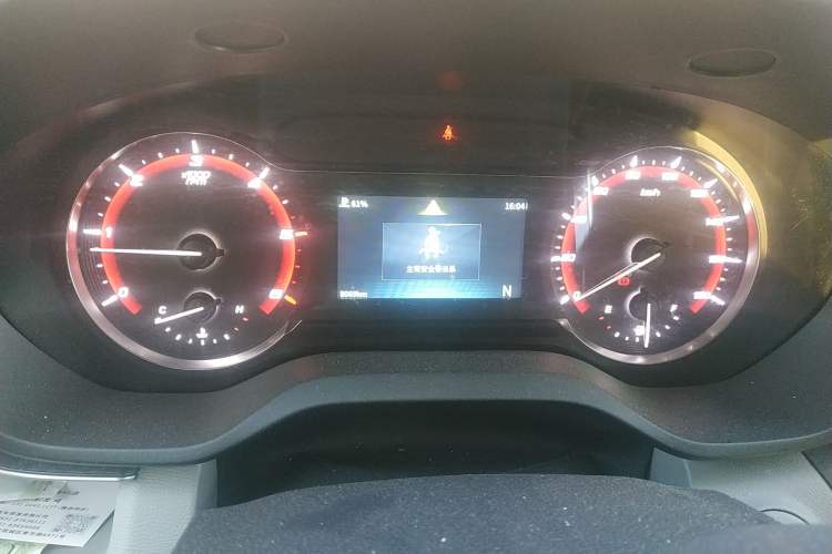 Used SAIC MAXUS Xintu V90 2022 2.0T AMT Yunjie Front-Wheel-Drive Long Wheelbase High-Roof Single-Tire Rear 7-Seater Instrument Cluster