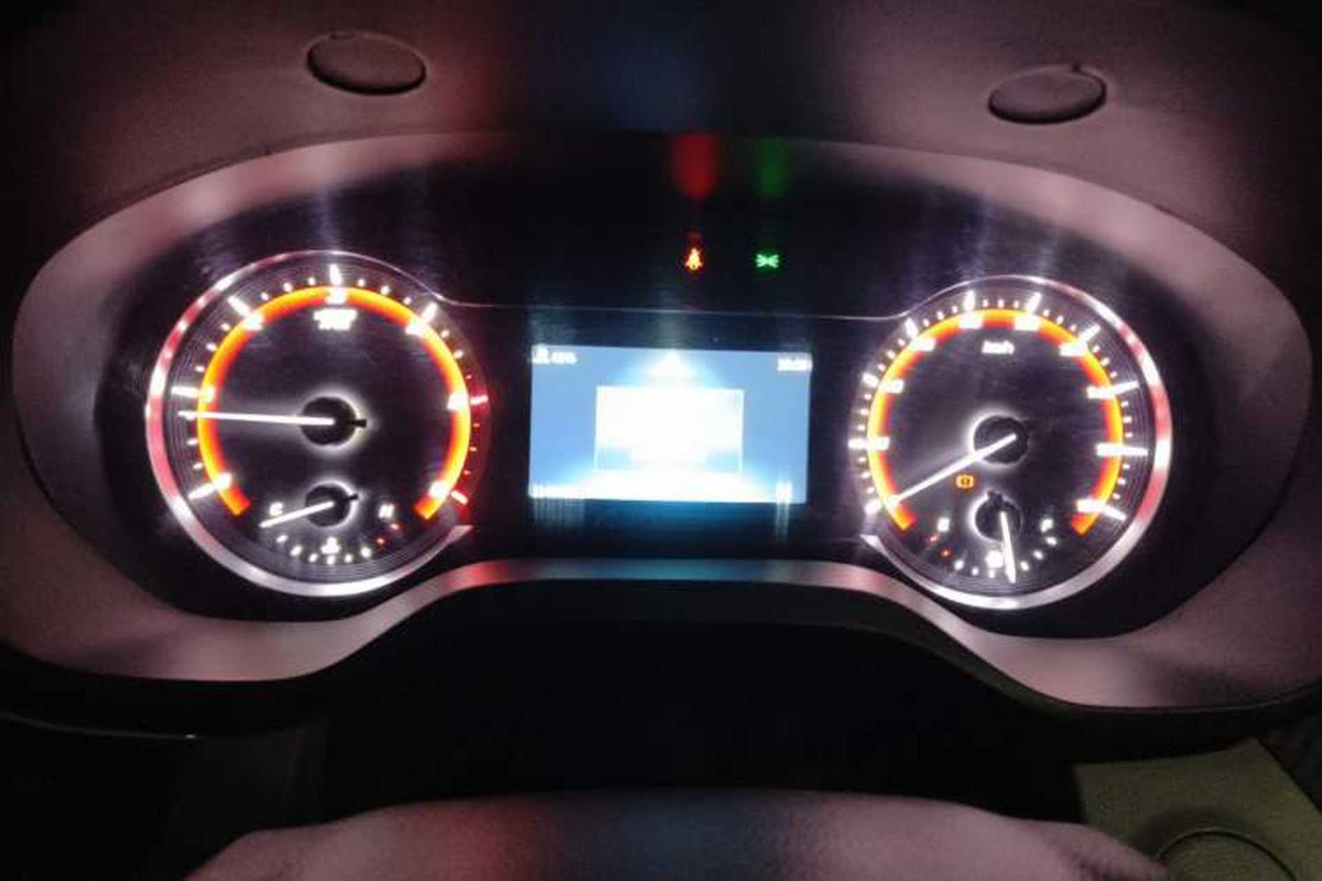 Used SAIC MAXUS Xintu V90  Instrument Cluster