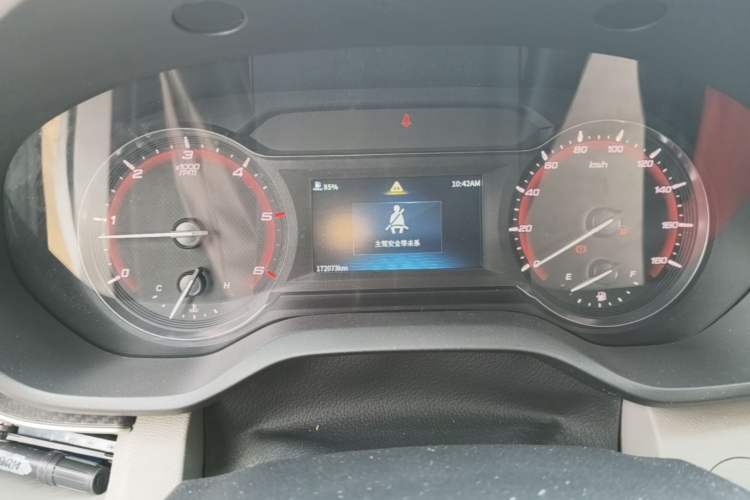Used SAIC MAXUS Xintu V90 2022 2.0T Manual Zhiyun King Rear-Drive Long Wheelbase High-Roof with Single Rear Tire—6/7 Seats Instrument Cluster
