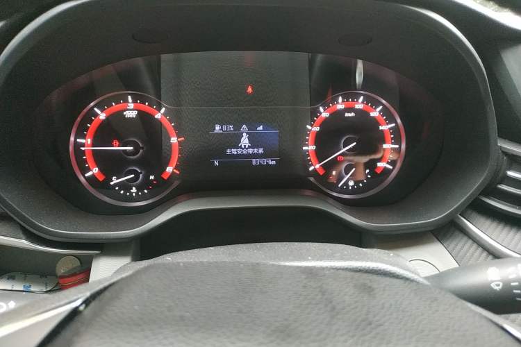Used SAIC MAXUS Xintu V90 2022 2.0T AMT Yunjie Front-Wheel-Drive Long Wheelbase High-Roof Single-Tire Rear 7-Seater Instrument Cluster
