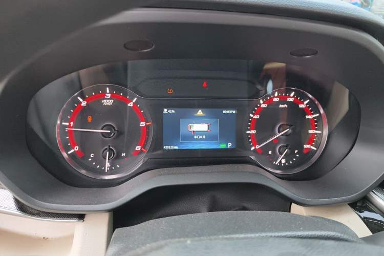 Used SAIC MAXUS Xintu V90 2022 2.0T Automatic ZhiDa Rear-Drive Long Wheelbase High-Roof Design with Single Rear Tire 9-Seater Instrument Cluster