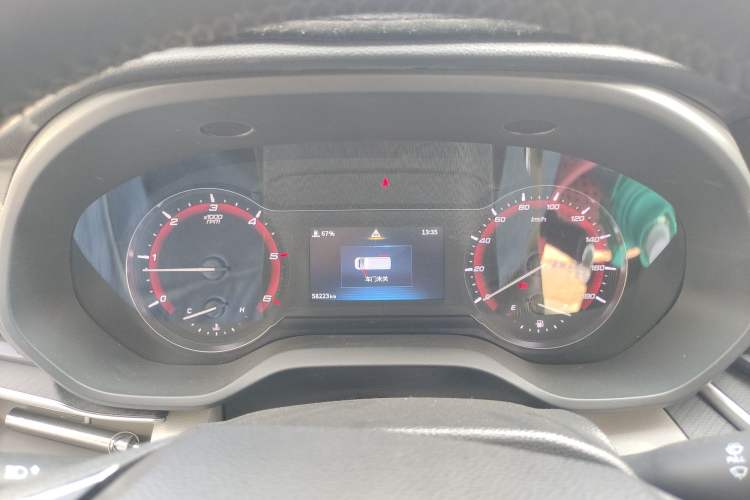 Used SAIC MAXUS Xintu V90 2022 2.0T Manual Zhiyun King Rear-Drive Long Wheelbase High-Roof with Single Rear Tire—6/7 Seats Instrument Cluster