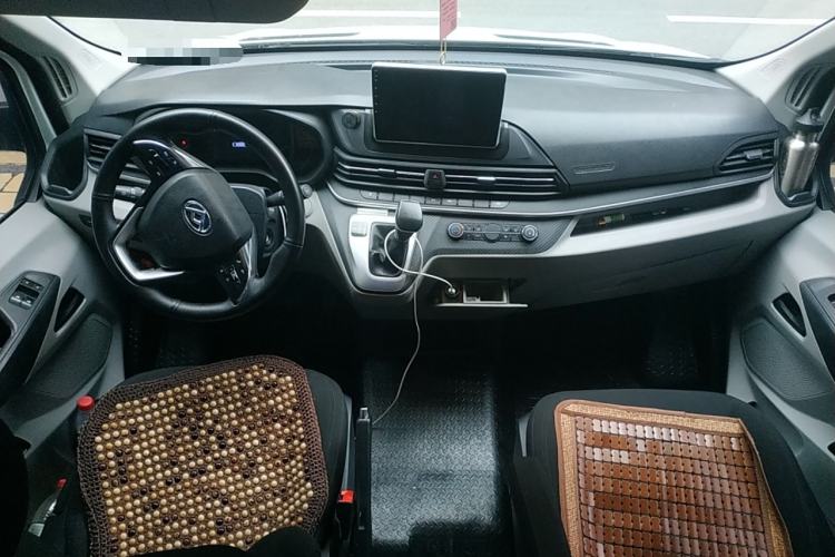 Used SAIC MAXUS Xintu V90 2022 2.0T AMT Yunjie Front-Wheel-Drive Long Wheelbase High-Roof Single-Tire Rear 7-Seater Interior 2