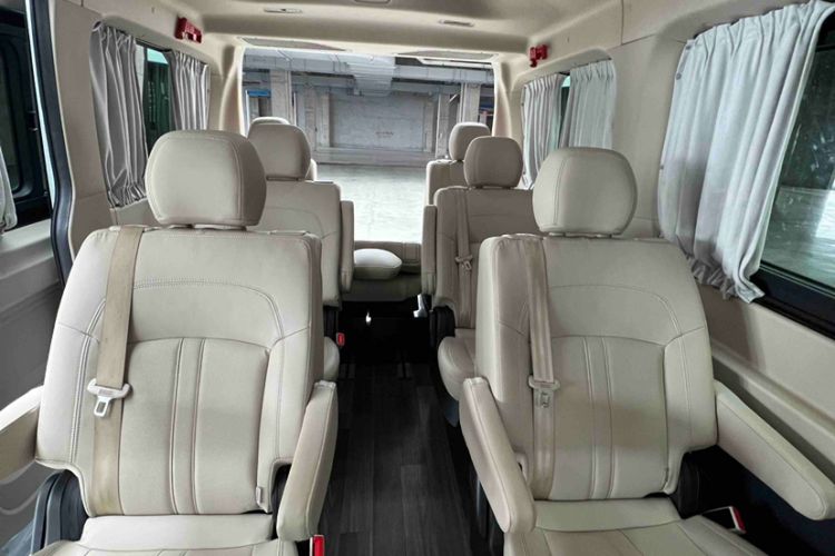 Used SAIC MAXUS Xintu V90 2022 2.0T Automatic ZhiDa Rear-Drive Long Wheelbase High-Roof Design with Single Rear Tire 9-Seater Interior 2