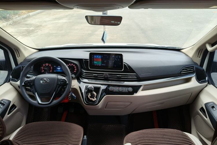 Used SAIC MAXUS Xintu V90 2022 2.0T Manual ZhiDa Rear-Drive Long Wheelbase High-Roof Single-Tire 9-Seater Interior 5