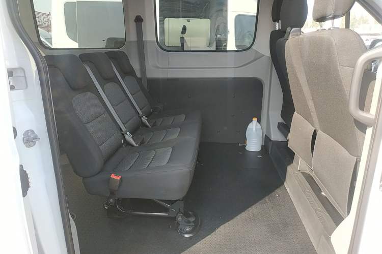 Used SAIC MAXUS Xintu V90 2022 2.0T Manual – Yunjie Front-Wheel-Drive Short Wheelbase Mid-Roof Design with Single Rear Tire 6-Seater Left Rear Seat
