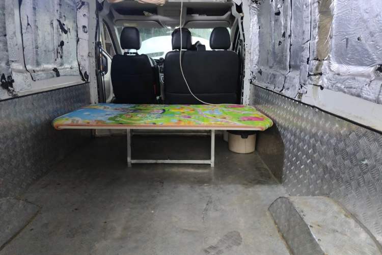 Used SAIC MAXUS Xintu V90 2022 2.0T Manual VAN Rear-Drive Long Wheelbase High Roof Single Rear Tire 3-Seater Left Rear Seat