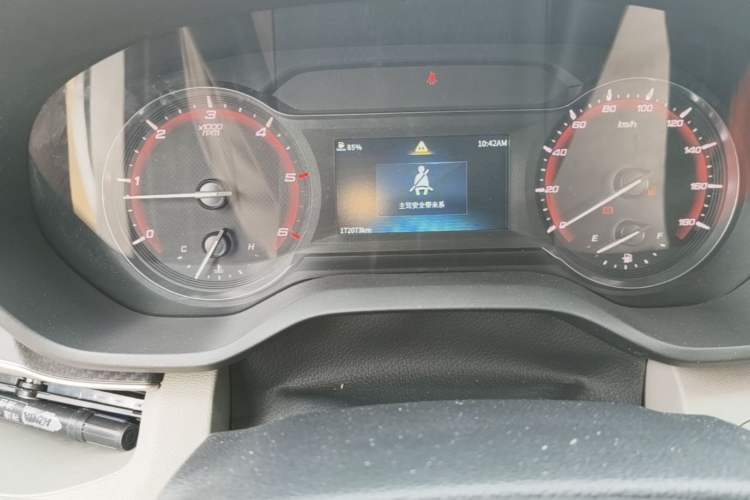 Used SAIC MAXUS Xintu V90 2022 2.0T Manual Zhiyun King Rear-Drive Long Wheelbase High-Roof with Single Rear Tire—6/7 Seats Odometer Close Up