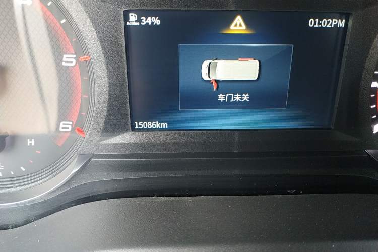 Used SAIC MAXUS Xintu V90 2022 2.0T Manual Zhiyun King Rear-Drive Long Wheelbase High-Roof with Single Rear Tire—6/7 Seats Odometer Close Up